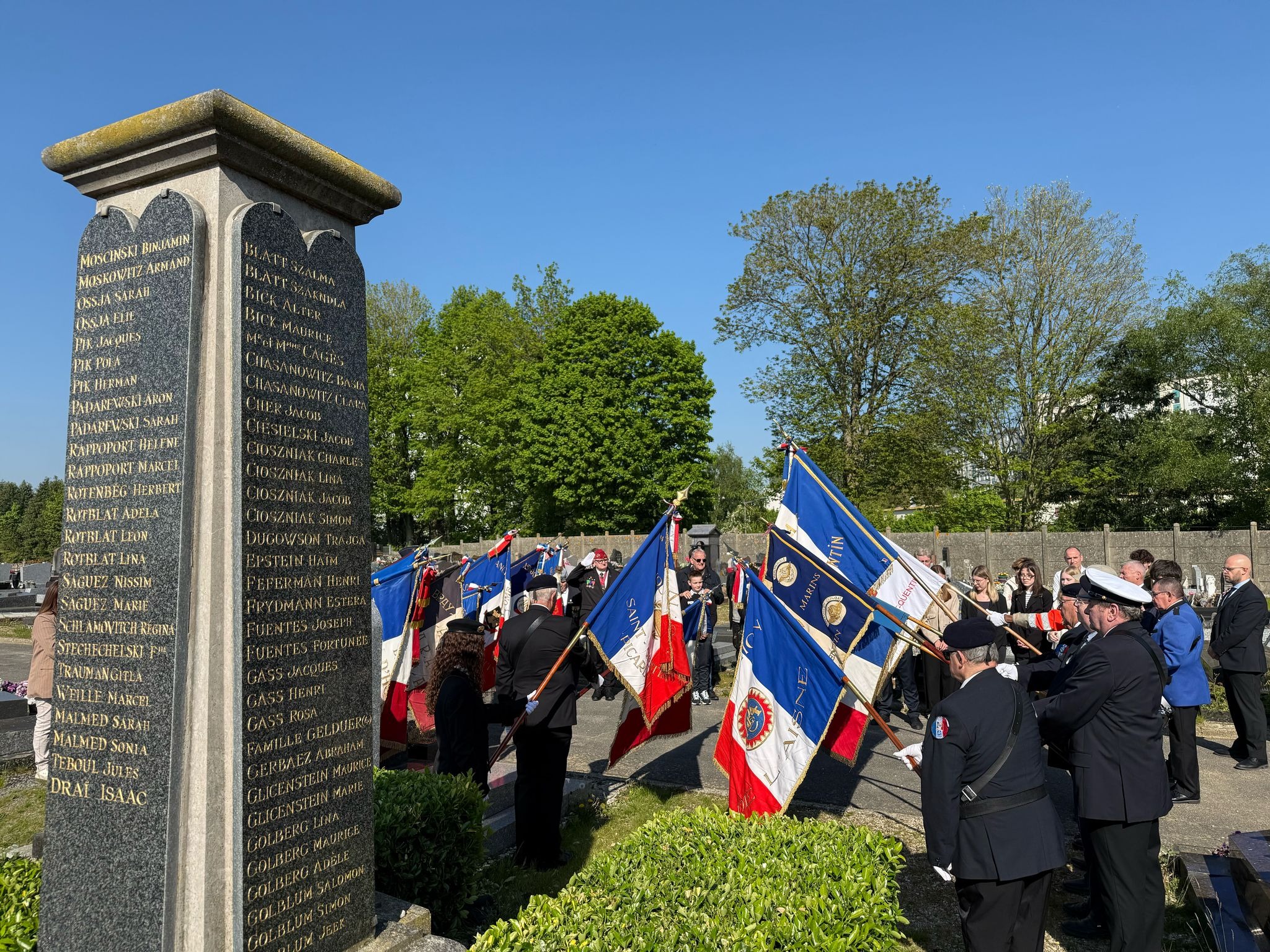 Au cimetière Nord Au cimetière Nord