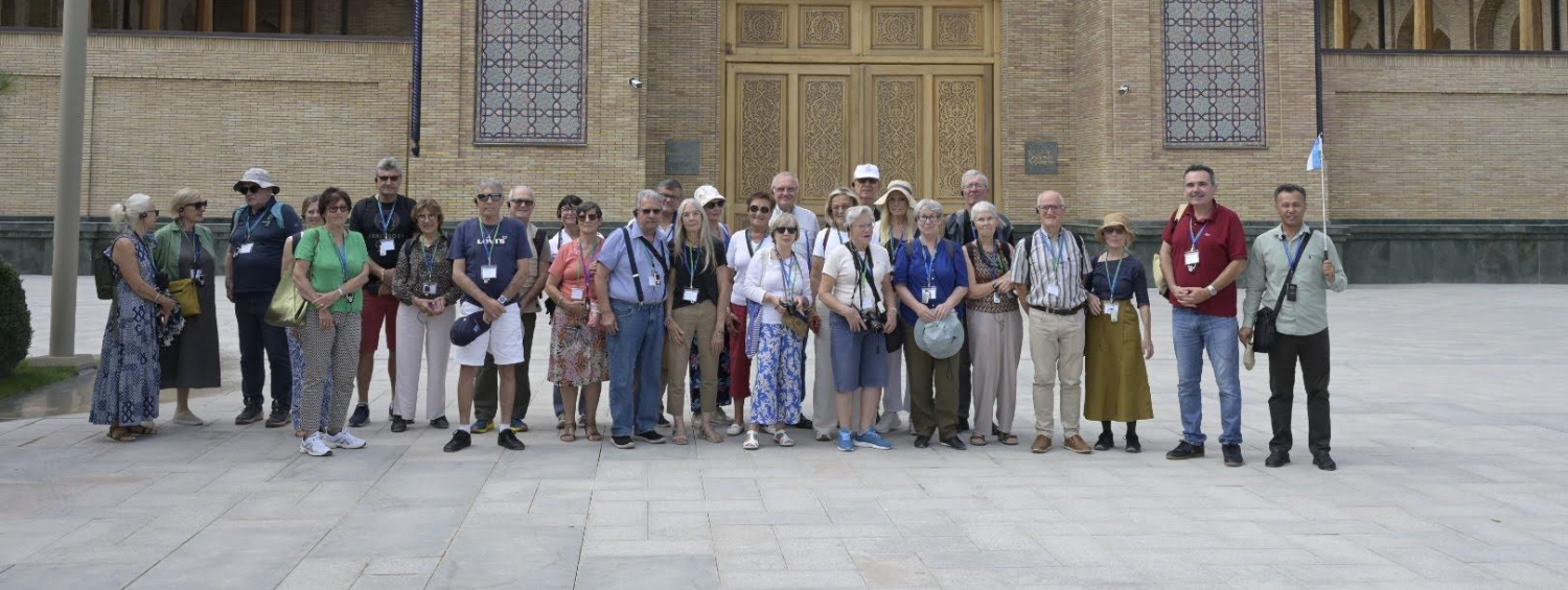 Une partie du groupe en visite à Tashkent