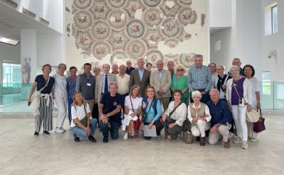 Le groupe avec Anne GUEGUEN,  Ambassadrice de France